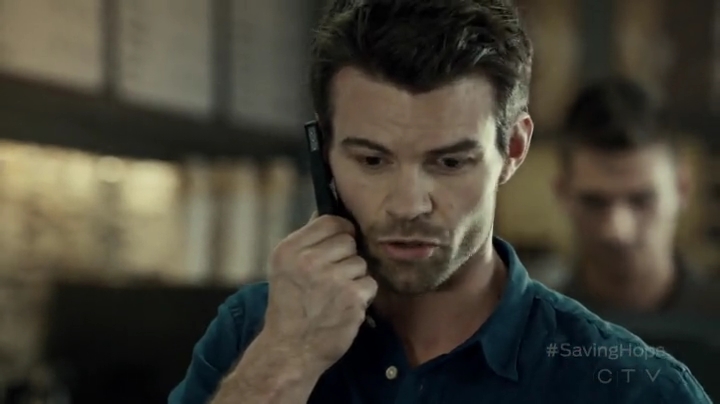 VampireDiariesWorld-dot-org_SavingHope2x06-1017.jpg