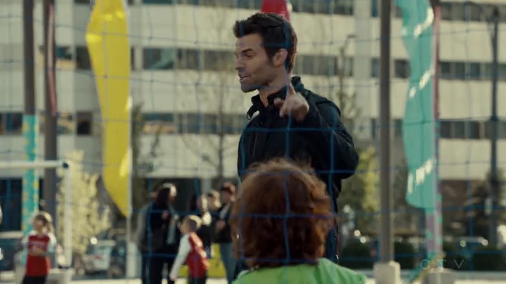 VampireDiariesWorld-dot-org_SavingHope2x06-2352.jpg