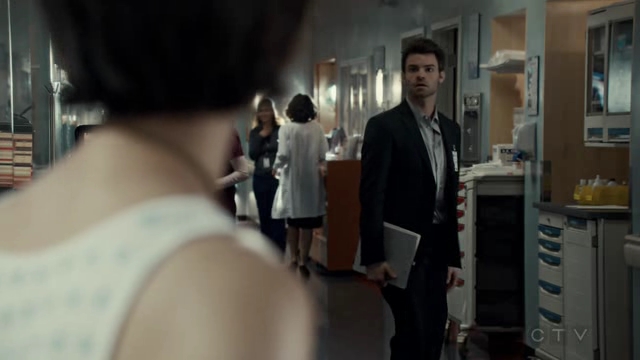 VampireDiariesWorld-dot-org_SavingHope2x07-2322.jpg