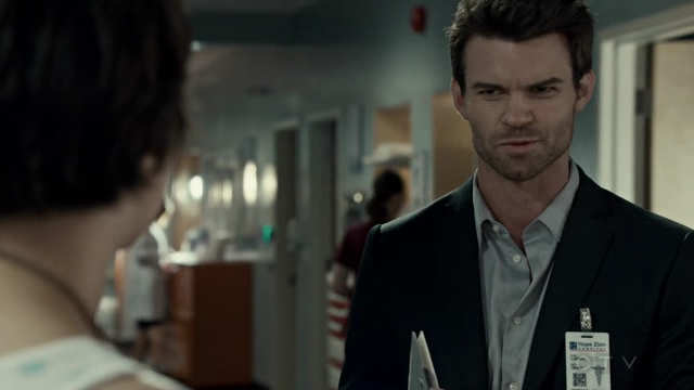 VampireDiariesWorld-dot-org_SavingHope2x07-2335.jpg