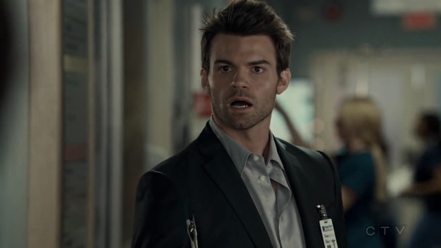 VampireDiariesWorld-dot-org_SavingHope2x07-2344.jpg