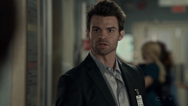 VampireDiariesWorld-dot-org_SavingHope2x07-2346.jpg