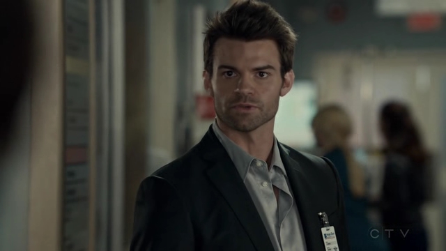 VampireDiariesWorld-dot-org_SavingHope2x07-2347.jpg