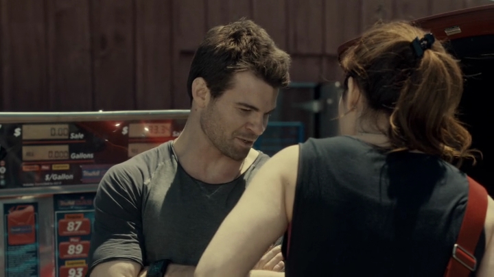 VampireDiariesWorld-dot-org_SavingHope2x08-0209.jpg