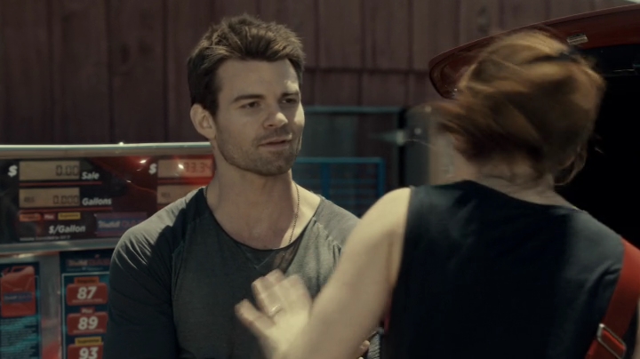 VampireDiariesWorld-dot-org_SavingHope2x08-0211.jpg