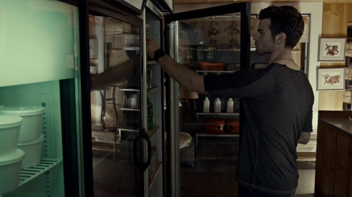 VampireDiariesWorld-dot-org_SavingHope2x08-0329.jpg