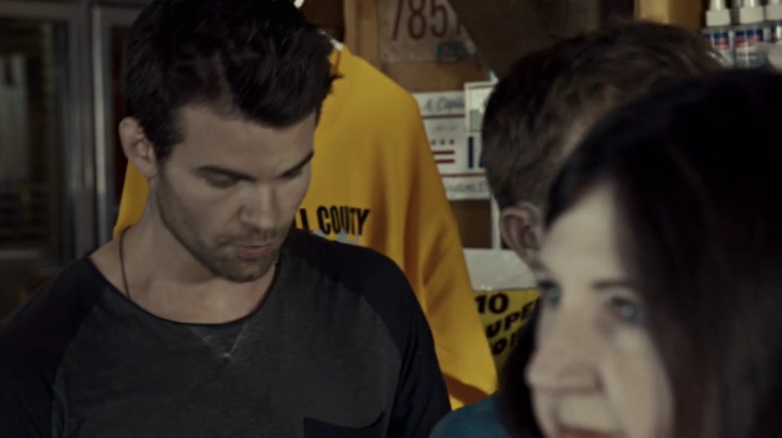 VampireDiariesWorld-dot-org_SavingHope2x08-0338.jpg