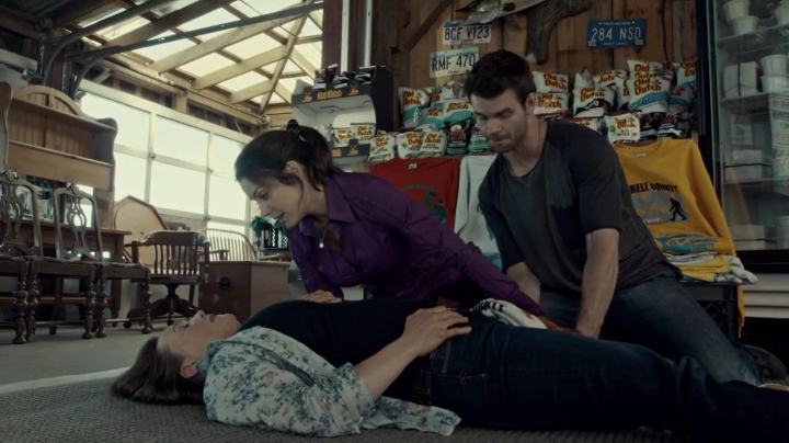 VampireDiariesWorld-dot-org_SavingHope2x08-0442.jpg