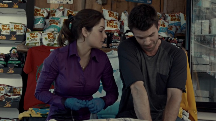 VampireDiariesWorld-dot-org_SavingHope2x08-0840.jpg