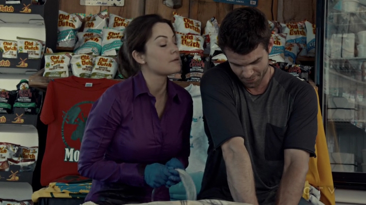 VampireDiariesWorld-dot-org_SavingHope2x08-0842.jpg