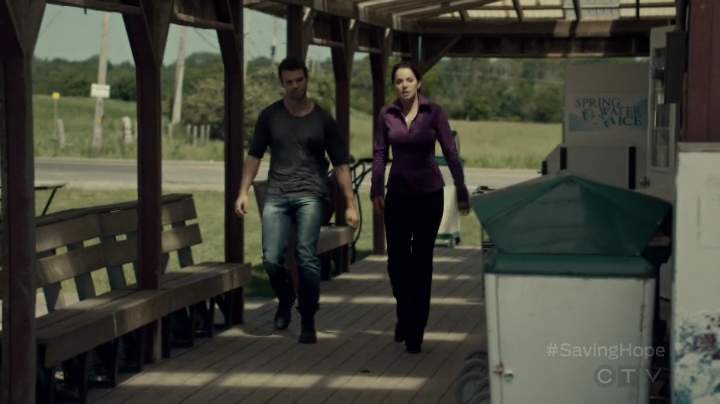 VampireDiariesWorld-dot-org_SavingHope2x08-0970.jpg