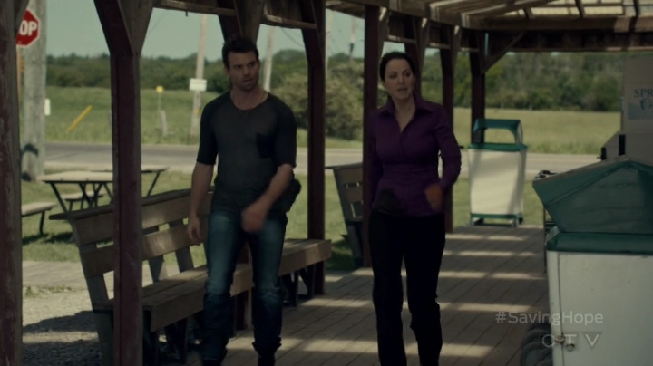 VampireDiariesWorld-dot-org_SavingHope2x08-0972.jpg