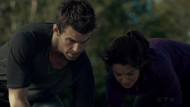 VampireDiariesWorld-dot-org_SavingHope2x08-1153.jpg