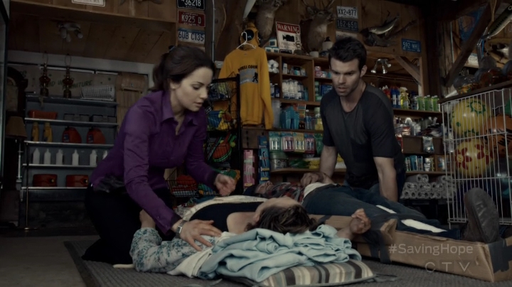 VampireDiariesWorld-dot-org_SavingHope2x08-1398.jpg