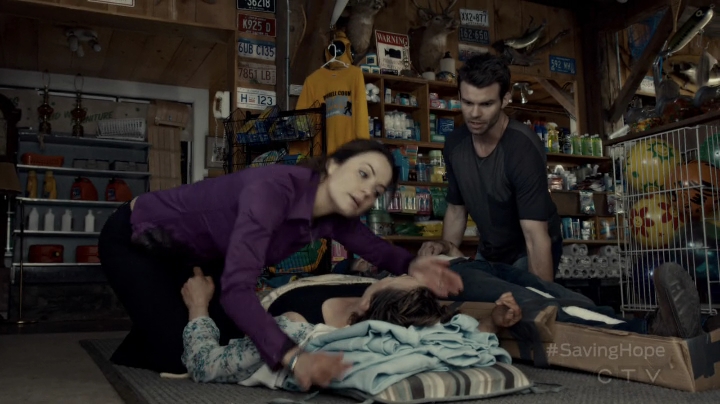 VampireDiariesWorld-dot-org_SavingHope2x08-1399.jpg