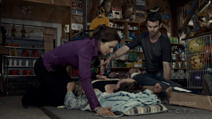 VampireDiariesWorld-dot-org_SavingHope2x08-1401.jpg