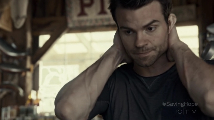 VampireDiariesWorld-dot-org_SavingHope2x08-1410.jpg