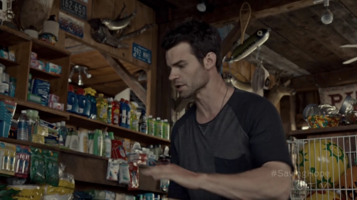 VampireDiariesWorld-dot-org_SavingHope2x08-1416.jpg