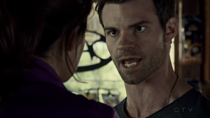 VampireDiariesWorld-dot-org_SavingHope2x08-1443.jpg