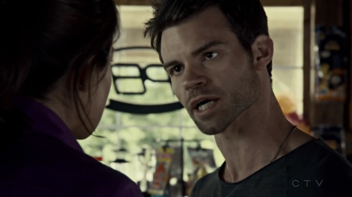 VampireDiariesWorld-dot-org_SavingHope2x08-1448.jpg