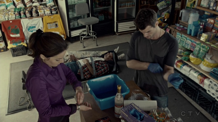 VampireDiariesWorld-dot-org_SavingHope2x08-1711.jpg