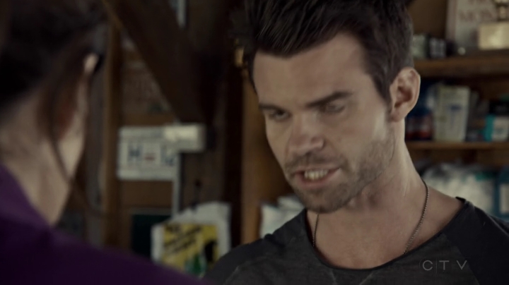 VampireDiariesWorld-dot-org_SavingHope2x08-1727.jpg