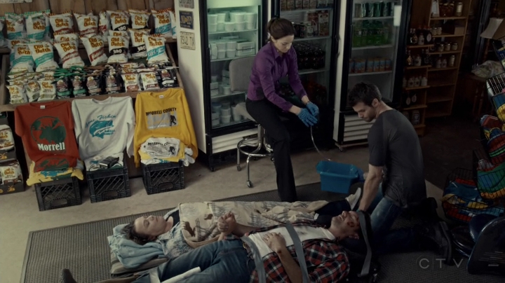 VampireDiariesWorld-dot-org_SavingHope2x08-1749.jpg