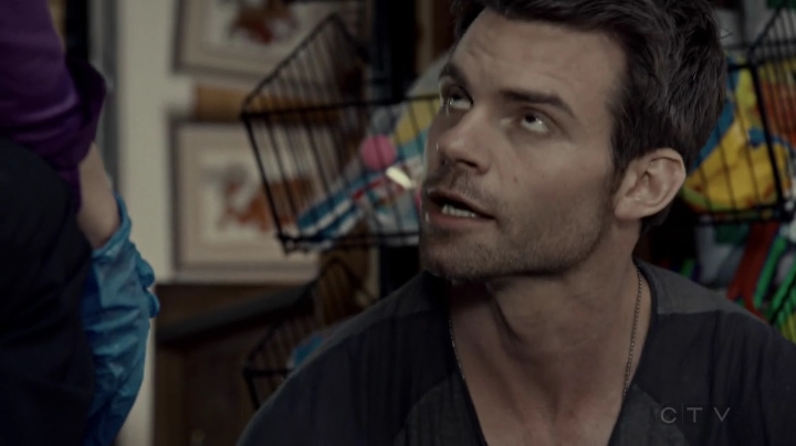 VampireDiariesWorld-dot-org_SavingHope2x08-1762.jpg