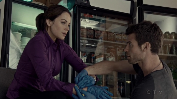 VampireDiariesWorld-dot-org_SavingHope2x08-1793.jpg