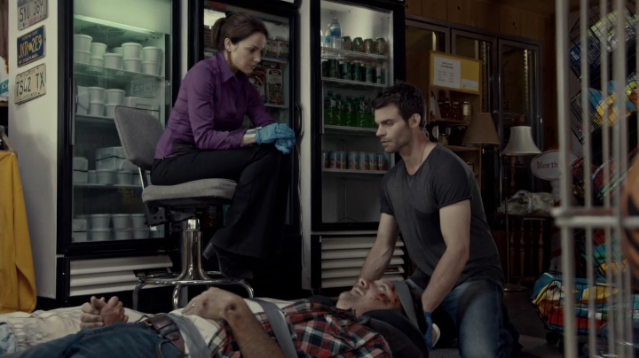 VampireDiariesWorld-dot-org_SavingHope2x08-1837.jpg