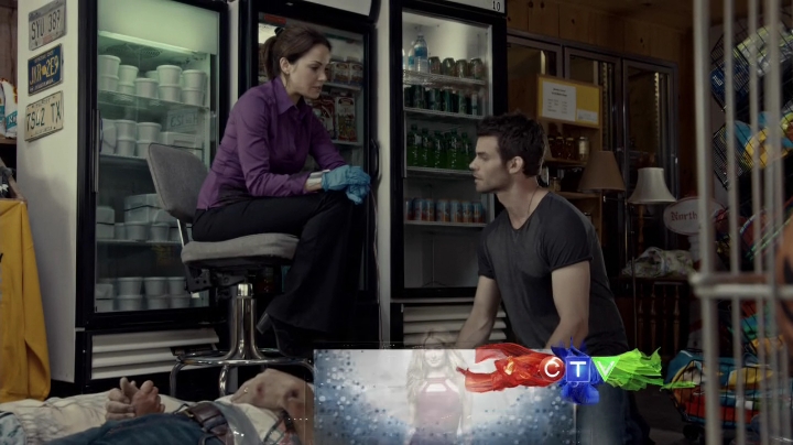 VampireDiariesWorld-dot-org_SavingHope2x08-1840.jpg