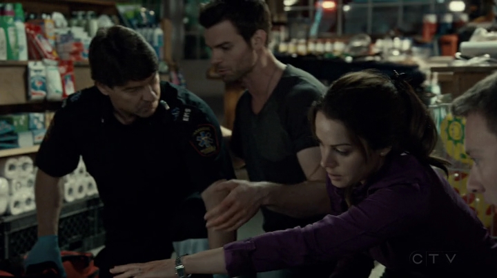 VampireDiariesWorld-dot-org_SavingHope2x08-2281.jpg