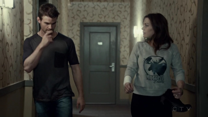 VampireDiariesWorld-dot-org_SavingHope2x08-2366.jpg