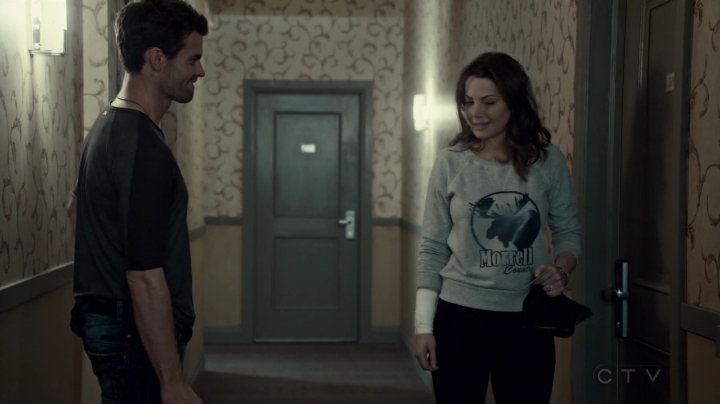 VampireDiariesWorld-dot-org_SavingHope2x08-2396.jpg