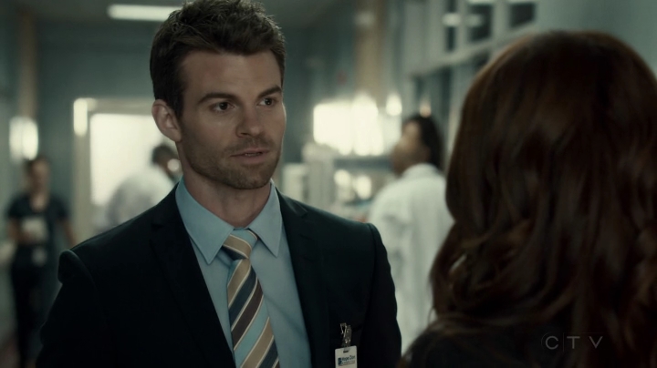 VampireDiariesWorld-dot-org_SavingHope2x09-0660.jpg