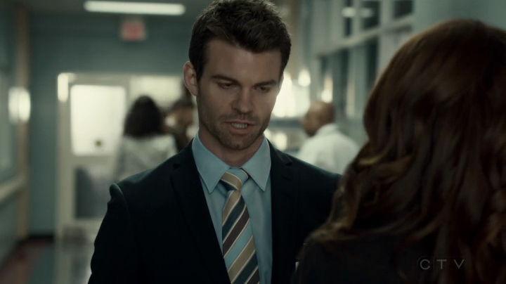 VampireDiariesWorld-dot-org_SavingHope2x09-0674.jpg