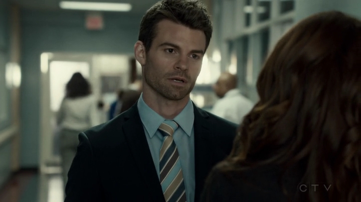 VampireDiariesWorld-dot-org_SavingHope2x09-0675.jpg