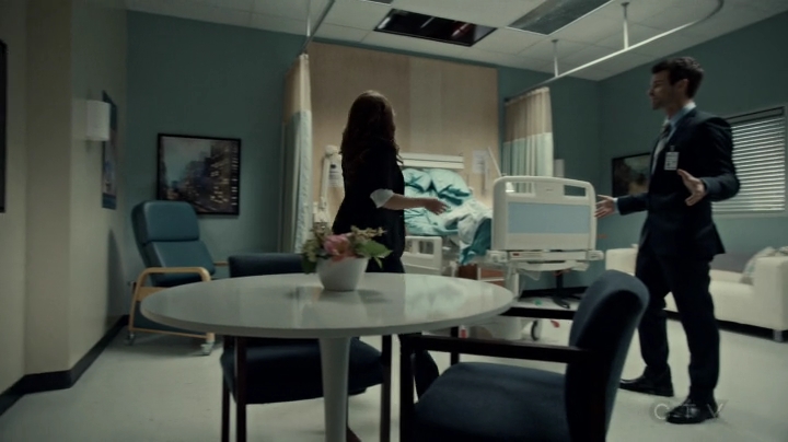 VampireDiariesWorld-dot-org_SavingHope2x09-0726.jpg