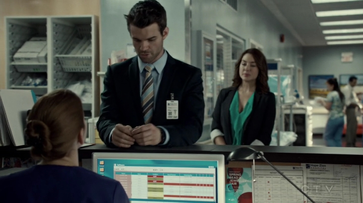 VampireDiariesWorld-dot-org_SavingHope2x09-0808.jpg