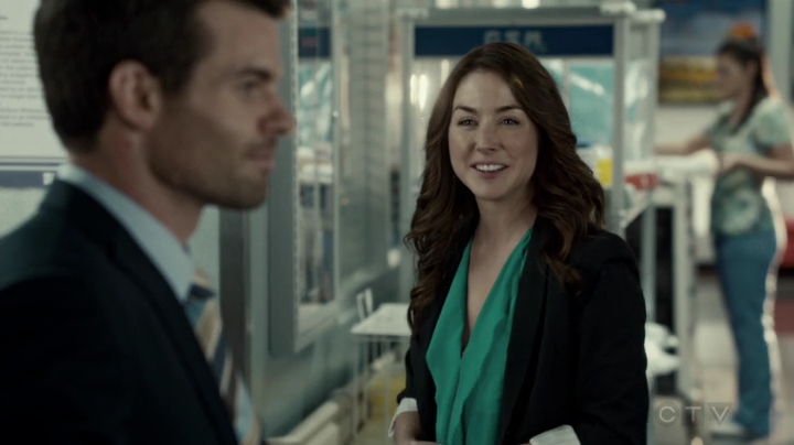 VampireDiariesWorld-dot-org_SavingHope2x09-0825.jpg