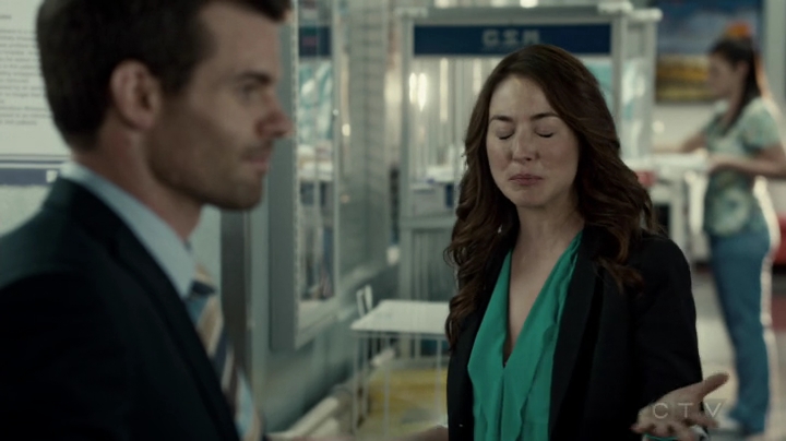 VampireDiariesWorld-dot-org_SavingHope2x09-0826.jpg