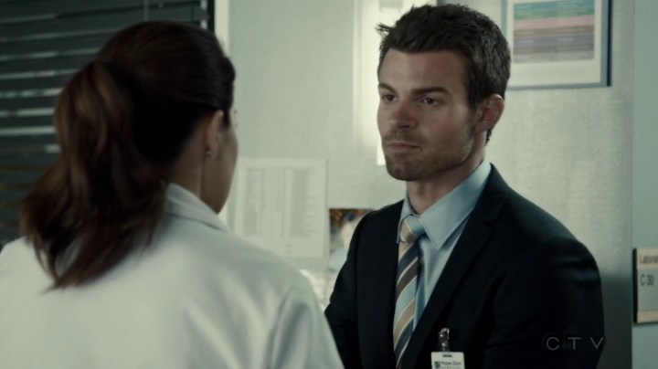 VampireDiariesWorld-dot-org_SavingHope2x09-0861.jpg