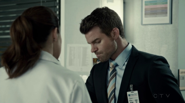 VampireDiariesWorld-dot-org_SavingHope2x09-0869.jpg