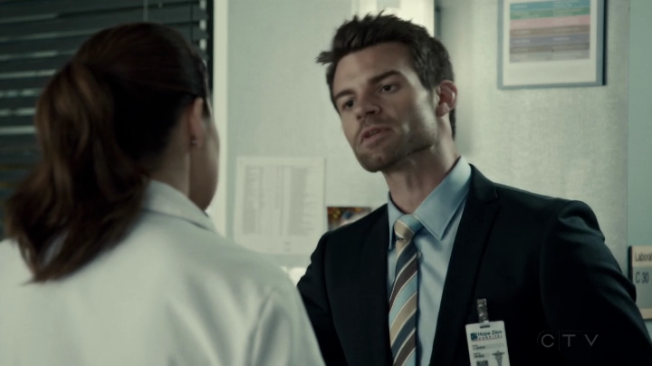 VampireDiariesWorld-dot-org_SavingHope2x09-0870.jpg