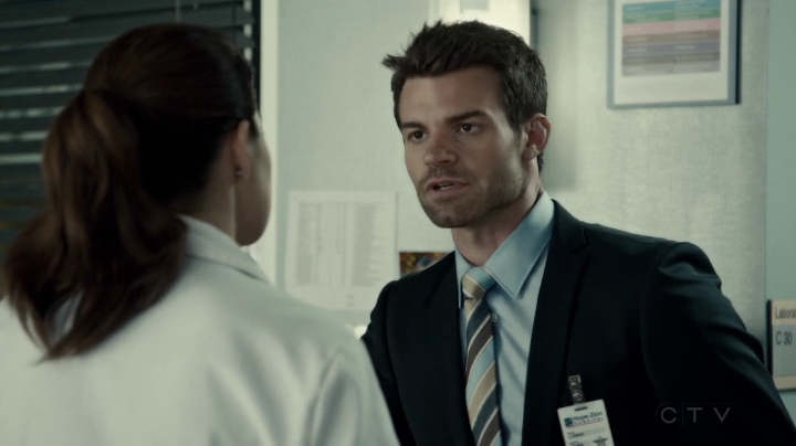 VampireDiariesWorld-dot-org_SavingHope2x09-0871.jpg