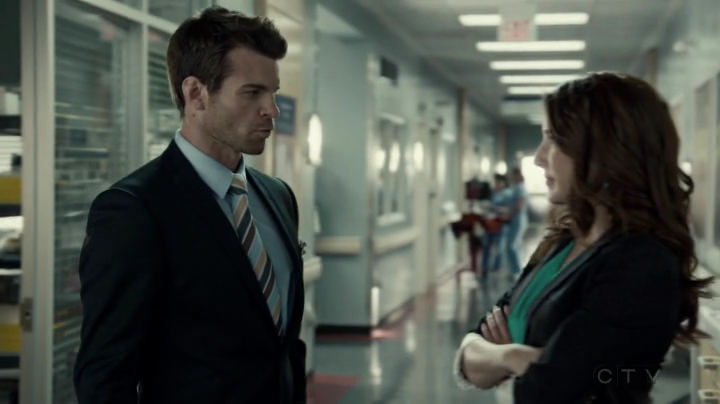 VampireDiariesWorld-dot-org_SavingHope2x09-0885.jpg