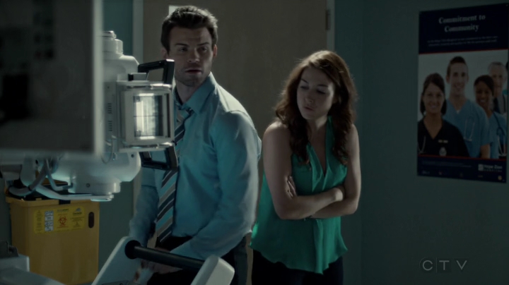 VampireDiariesWorld-dot-org_SavingHope2x09-1195.jpg