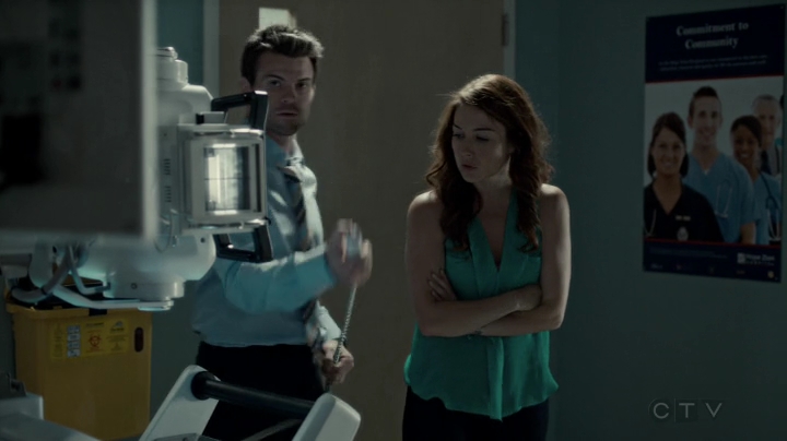 VampireDiariesWorld-dot-org_SavingHope2x09-1196.jpg