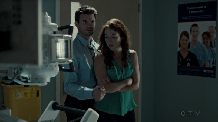 VampireDiariesWorld-dot-org_SavingHope2x09-1197.jpg