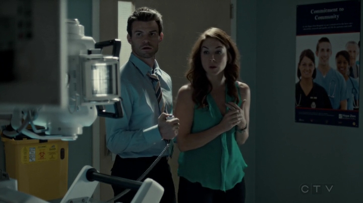 VampireDiariesWorld-dot-org_SavingHope2x09-1202.jpg